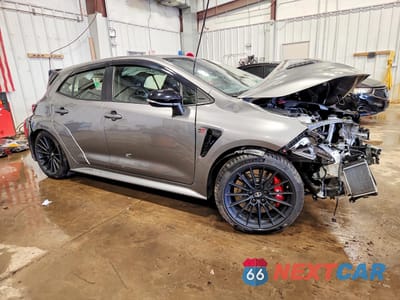 Czwarte zdjęcie samochodu z boku: 2025 TOYOTA GR COROLLA PREMIUM PLUS VIN:JTNABAAE4SA017472 - miniatura