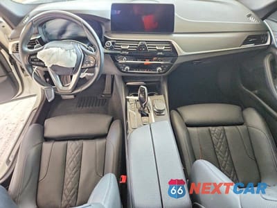 Zdjęcie 8 z 12 samochodu: 2023 BMW 530 I VIN:WBA53BH07PCM01550 - miniatura