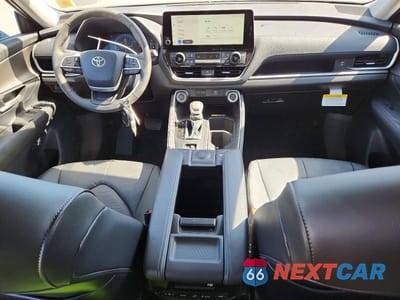 Zdjęcie 8 z 14 samochodu: 2026 TOYOTA GRAND HIGHLANDER XLE VIN:5TDAAAB52TS122408 - miniatura