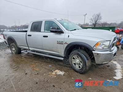 Czwarte zdjęcie samochodu z boku: 2017 RAM 2500 ST VIN:3C6UR5HL6HG670704 - miniatura