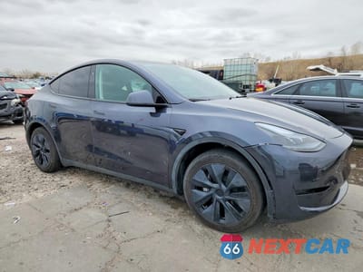 Czwarte zdjęcie samochodu z boku: 2025 TESLA MODEL Y VIN:7SAYGAEE1SF287753 - miniatura