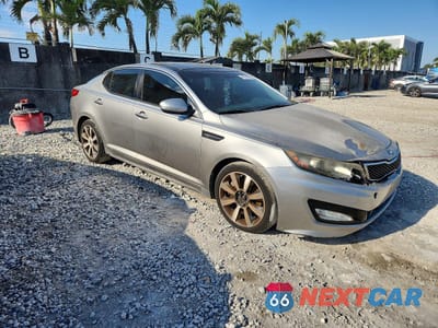 Czwarte zdjęcie samochodu z boku: 2012 KIA OPTIMA SX TURBO VIN:5XXGR4A6XCG025635 - miniatura