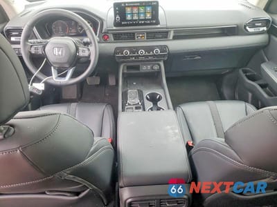 Zdjęcie 8 z 11 samochodu: 2025 HONDA PILOT TOURING VIN:5FNYG1H78SB177549 - miniatura