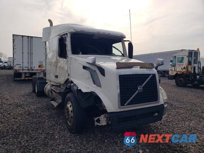 2016 VOLVO VNL SEMI TRUCK 4V4NC9EH4GN958138 - główne zdjęcie licytacji z USA - miniatura