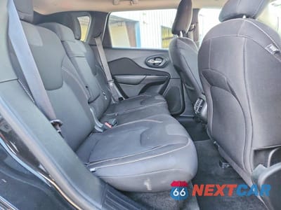 Zdjęcie 11 z 13 samochodu: 2015 JEEP CHEROKEE LATITUDE VIN:1C4PJMCS5FW578245 - miniatura