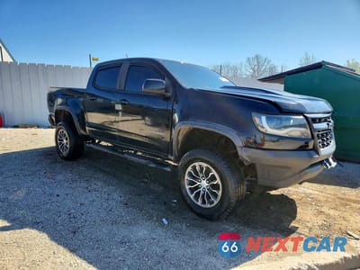 Czwarte zdjęcie samochodu z boku: 2018 CHEVROLET COLORADO ZR2 VIN:1GCGTEEN1J1108999 - miniatura