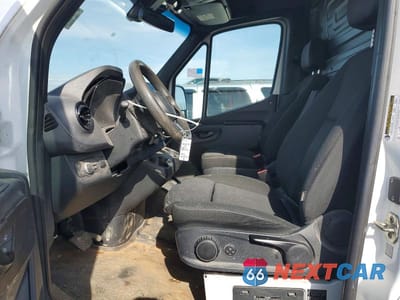 Zdjęcie 7 z 12 samochodu: 2019 MERCEDES-BENZ SPRINTER 2500 VIN:WD3PF1CDXKP055884 - miniatura