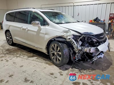 Czwarte zdjęcie samochodu z boku: 2017 CHRYSLER PACIFICA LIMITED VIN:2C4RC1GG8HR670520 - miniatura