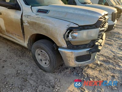 Zdjęcie 9 z 10 samochodu: 2019 RAM 2500 TRADESMAN FLATBED TRUCK VIN:3C6UR5HL0KG612076 - miniatura