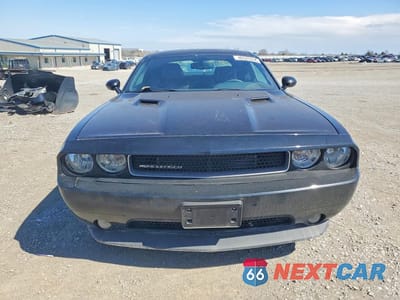 Piąte zdjęcie samochodu w środku: 2013 DODGE CHALLENGER SXT VIN:2C3CDYAG8DH500912 - miniatura