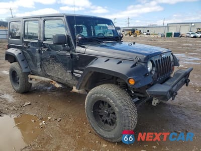 Czwarte zdjęcie samochodu z boku: 2013 JEEP WRANGLER UNLIMITED SPORT VIN:1C4BJWDG0DL590771 - miniatura