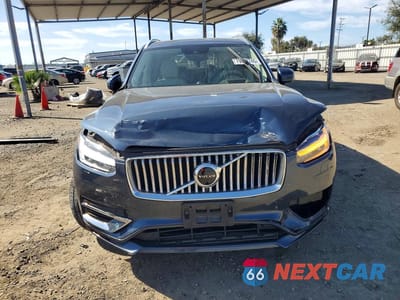 Piąte zdjęcie samochodu w środku: 2021 VOLVO XC90 T8 RECHARGE INSCRIPTION VIN:YV4BR00L8M1700127 - miniatura