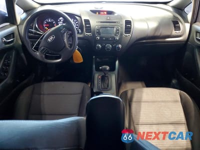 Zdjęcie 8 z 12 samochodu: 2016 KIA FORTE LX VIN:KNAFX4A63G5497782 - miniatura