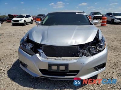 Piąte zdjęcie samochodu w środku: 2017 NISSAN ALTIMA 2.5 SR VIN:1N4AL3APXHC230086 - miniatura