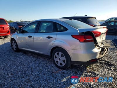 Drugie zdjęcie samochodu z przodu: 2018 FORD FOCUS S VIN:1FADP3E21JL220441 - miniatura