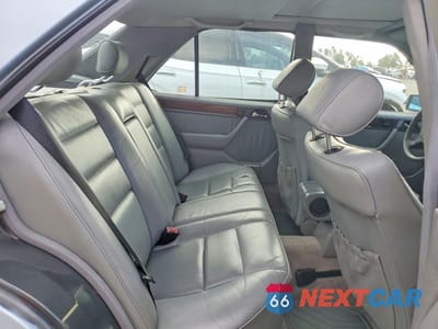 Zdjęcie 10 z 12 samochodu: 1995 MERCEDES-BENZ E 320 BASE VIN:WDBEA32E6SC241686 - miniatura