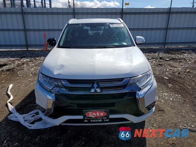 Piąte zdjęcie samochodu w środku: 2018 MITSUBISHI OUTLANDER SE VIN:JA4J24A53JZ070776 - miniatura