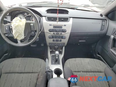 Zdjęcie 8 z 11 samochodu: 2011 FORD FOCUS SE VIN:1FAHP3FN8BW146817 - miniatura