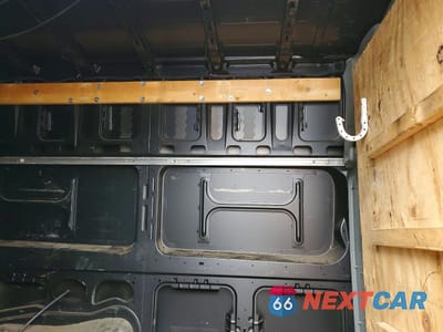 Zdjęcie 10 z 12 samochodu: 2015 NISSAN NV 2500 HD S VIN:1N6BF0LX5FN805890 - miniatura