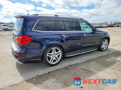 Trzecie zdjęcie samochodu z tyłu: 2015 MERCEDES-BENZ GL 550 4MATIC VIN:4JGDF7DE1FA552703 - miniatura