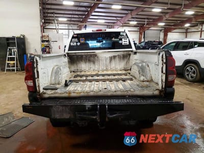 Zdjęcie 6 z 12 samochodu: 2003 GMC NEW SIERRA K2500 VIN:1GTGK29U23Z221724 - miniatura