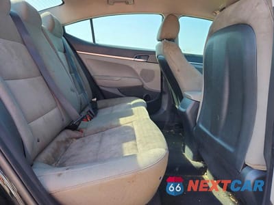 Zdjęcie 10 z 12 samochodu: 2019 HYUNDAI ELANTRA SE VIN:5NPD74LF4KH472938 - miniatura