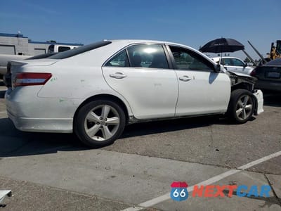 Trzecie zdjęcie samochodu z tyłu: 2011 TOYOTA CAMRY SE V6 VIN:4T1BK3EK8BU617880 - miniatura