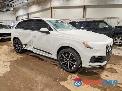 Czwarte zdjęcie samochodu z boku: 2022 AUDI Q7 PREMIUM PLUS VIN:WA1LXBF75ND015662 - miniatura