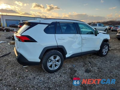 Trzecie zdjęcie samochodu z tyłu: 2025 TOYOTA RAV4 HYBRID LE VIN:2T3MWRFV9SW259317 - miniatura