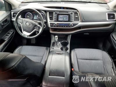 Zdjęcie 8 z 14 samochodu: 2014 TOYOTA HIGHLANDER LE PLUS VIN:5TDZKRFH7ES015828 - miniatura