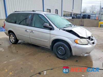 Czwarte zdjęcie samochodu z boku: 2006 DODGE GRAND CARAVAN SXT VIN:2D4GP44LX6R791872 - miniatura