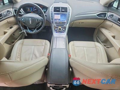 Zdjęcie 8 z 13 samochodu: 2019 LINCOLN MKZ RESERVE II VIN:3LN6L5MU6KR625450 - miniatura