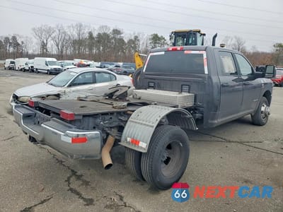 Trzecie zdjęcie samochodu z tyłu: 2024 RAM 3500 BIG HORN VIN:3C63RRHL8RG149018 - miniatura