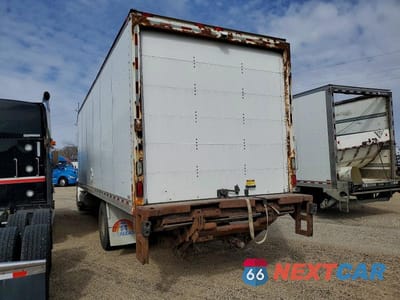 Trzecie zdjęcie samochodu z tyłu: 2010 INTERNATIONAL 4300 BOX TRUCK VIN:1HTMMAAL2AH166546 - miniatura