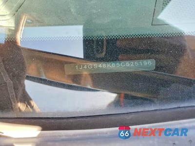 Zdjęcie 12 z 12 samochodu: 2005 JEEP GRAND CHEROKEE LAREDO VIN:1J4GS48K65C525196 - miniatura