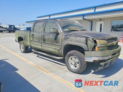 Czwarte zdjęcie samochodu z boku: 2003 CHEVROLET SILVERADO C2500 HEAVY DUTY VIN:1GCHC23U13F227073 - miniatura