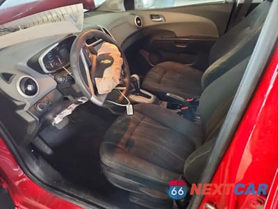 Zdjęcie 7 z 13 samochodu: 2017 CHEVROLET SONIC LT VIN:1G1JD5SH4H4100415 - miniatura