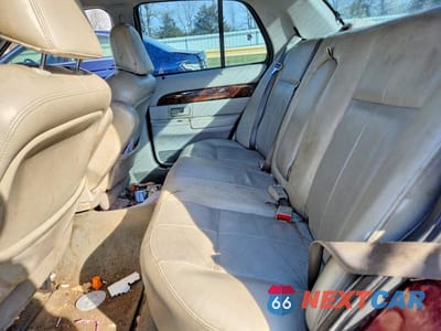 Zdjęcie 10 z 12 samochodu: 2004 MERCURY GRAND MARQUIS GS VIN:2MEFM74W64X672978 - miniatura