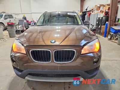 Piąte zdjęcie samochodu w środku: 2014 BMW X1 XDRIVE28I VIN:WBAVL1C52EVR95138 - miniatura