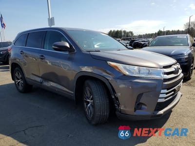 Czwarte zdjęcie samochodu z boku: 2017 TOYOTA HIGHLANDER LE VIN:5TDBZRFH3HS427097 - miniatura