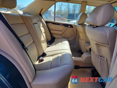 Zdjęcie 10 z 12 samochodu: 1995 MERCEDES-BENZ E 300D VIN:WDBEB31E7SC232820 - miniatura