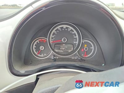 Zdjęcie 9 z 12 samochodu: 2017 VOLKSWAGEN BEETLE 1.8T VIN:3VWF17AT7HM623114 - miniatura