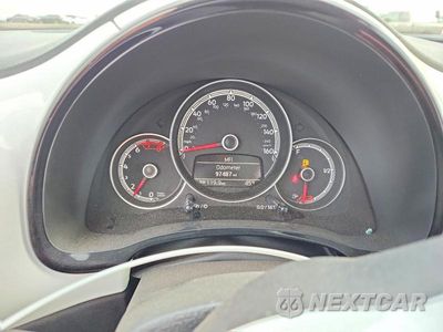 Zdjęcie 9 z 12 samochodu: 2017 VOLKSWAGEN BEETLE 1.8T VIN:3VWF17AT7HM623114 - miniatura