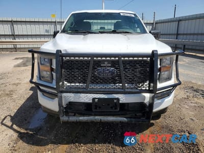 Piąte zdjęcie samochodu w środku: 2023 FORD F150 SUPERCREW VIN:1FTEW1EP9PKF45208 - miniatura
