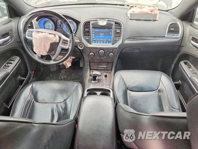 Zdjęcie 8 z 12 samochodu: 2014 CHRYSLER 300C VIN:2C3CCAKGXEH381593 - miniatura