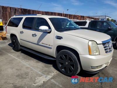 Czwarte zdjęcie samochodu z boku: 2008 CADILLAC ESCALADE ESV VIN:1GYFC66898R180582 - miniatura
