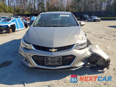 Piąte zdjęcie samochodu w środku: 2017 CHEVROLET CRUZE LT VIN:3G1BE6SM0HS539728 - miniatura