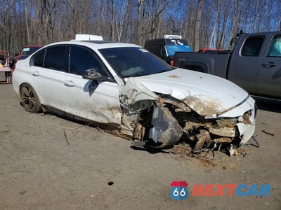 Czwarte zdjęcie samochodu z boku: 2016 BMW 328 XI SULEV VIN:WBA8E3G53GNU01592 - miniatura