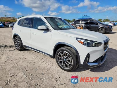 Czwarte zdjęcie samochodu z boku: 2025 BMW X1 XDRIVE28I VIN:WBX73EF07S5077418 - miniatura