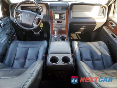 Zdjęcie 8 z 12 samochodu: 2013 LINCOLN NAVIGATOR VIN:5LMJJ2J51DEL00154 - miniatura